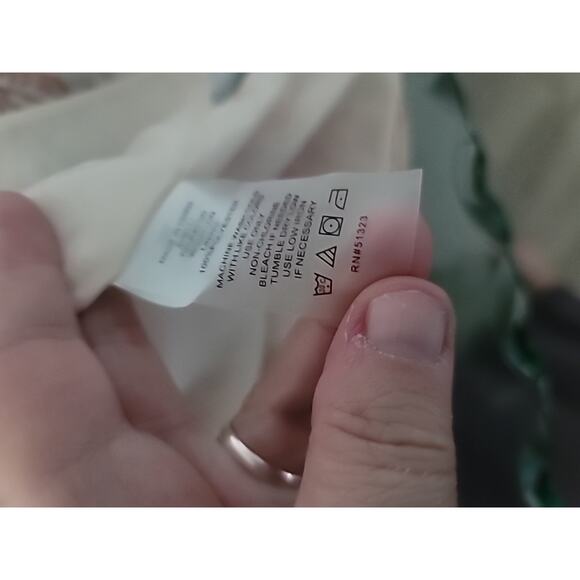 Vince Camuto Womens Blouse Paisley NWT M Ivory Peach Warm Tones Fall Flowy - Picture 9 of 10